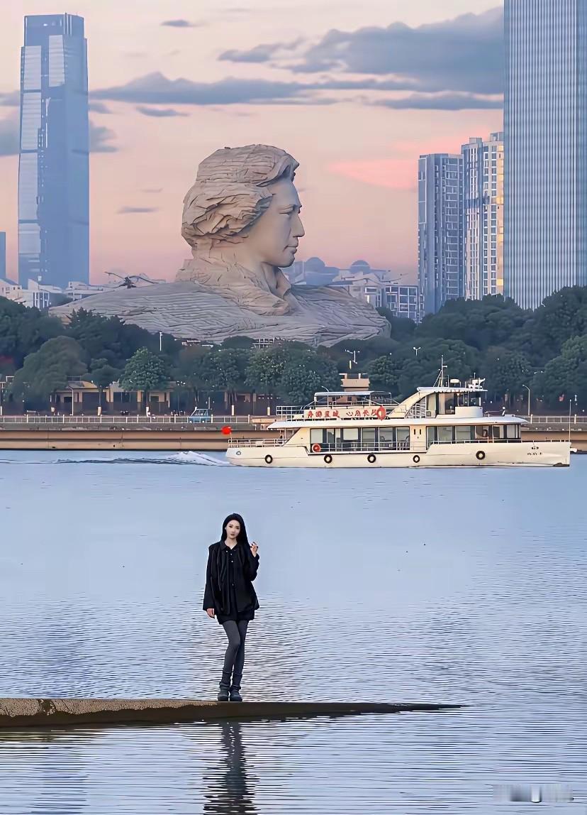 这照片拿出去绝对能得奖[赞]