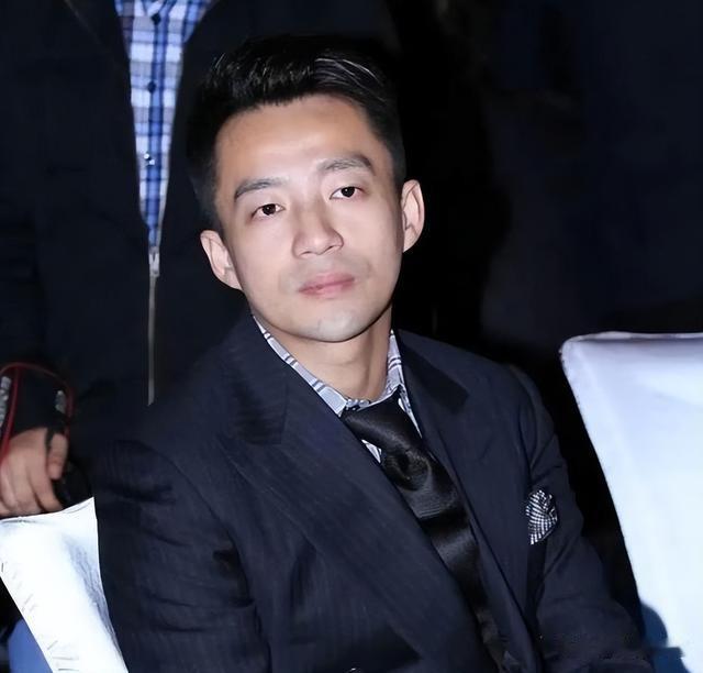 这把汪小菲被坑惨了原来这个具俊晔，根本就没打算放弃大S遗产。他之前只是为了忽悠