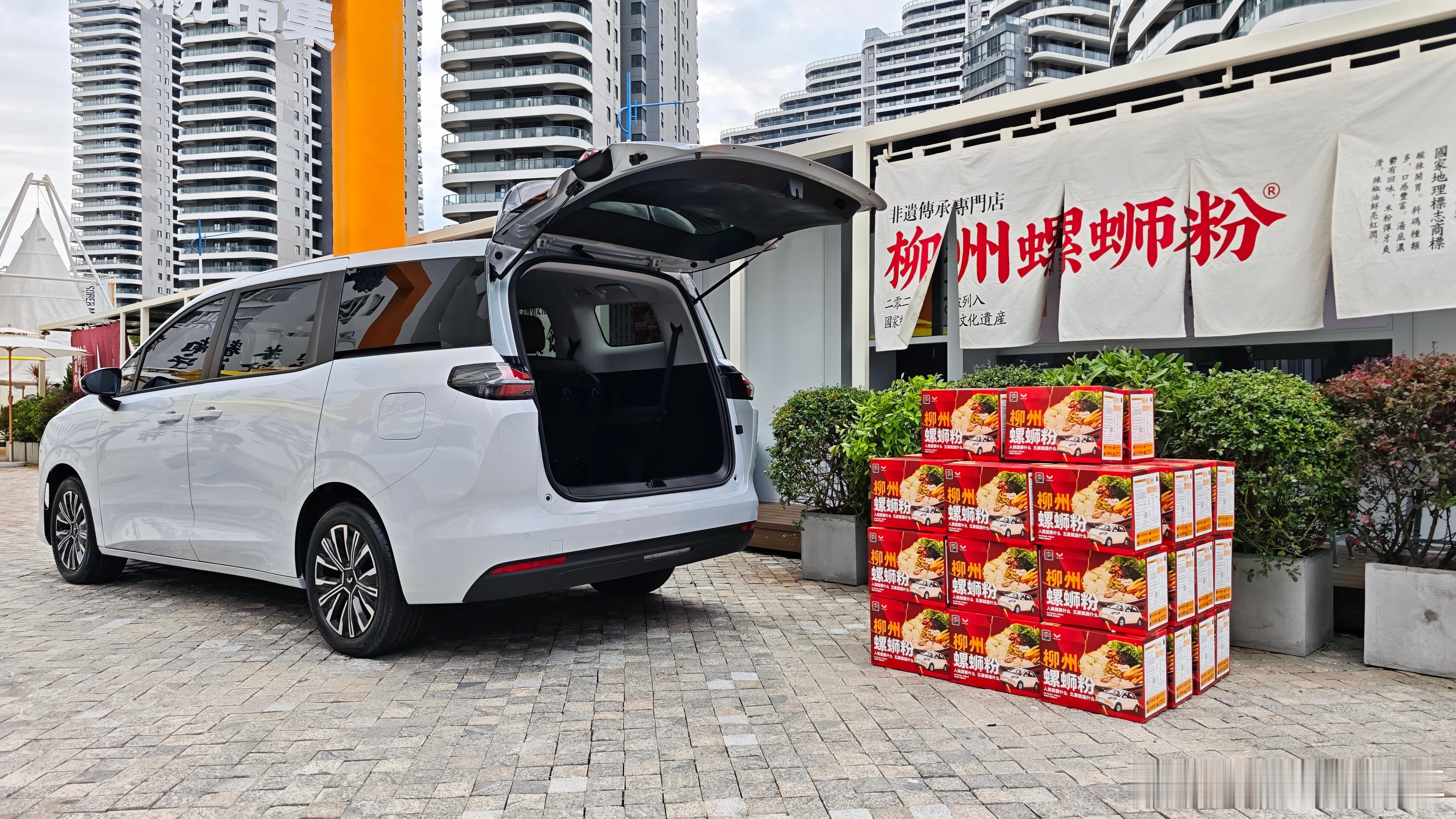 如果花10万，想买辆7座MPV应该选谁？其实可以看看星光730。当年试730就觉