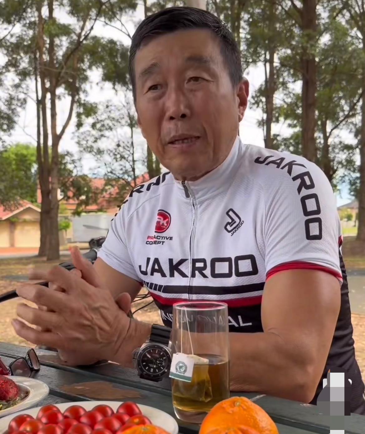 澳洲华人感叹中国人没有印度人团结,我们的民族是一盘盘沙,被华人骗几百万后,跟华人