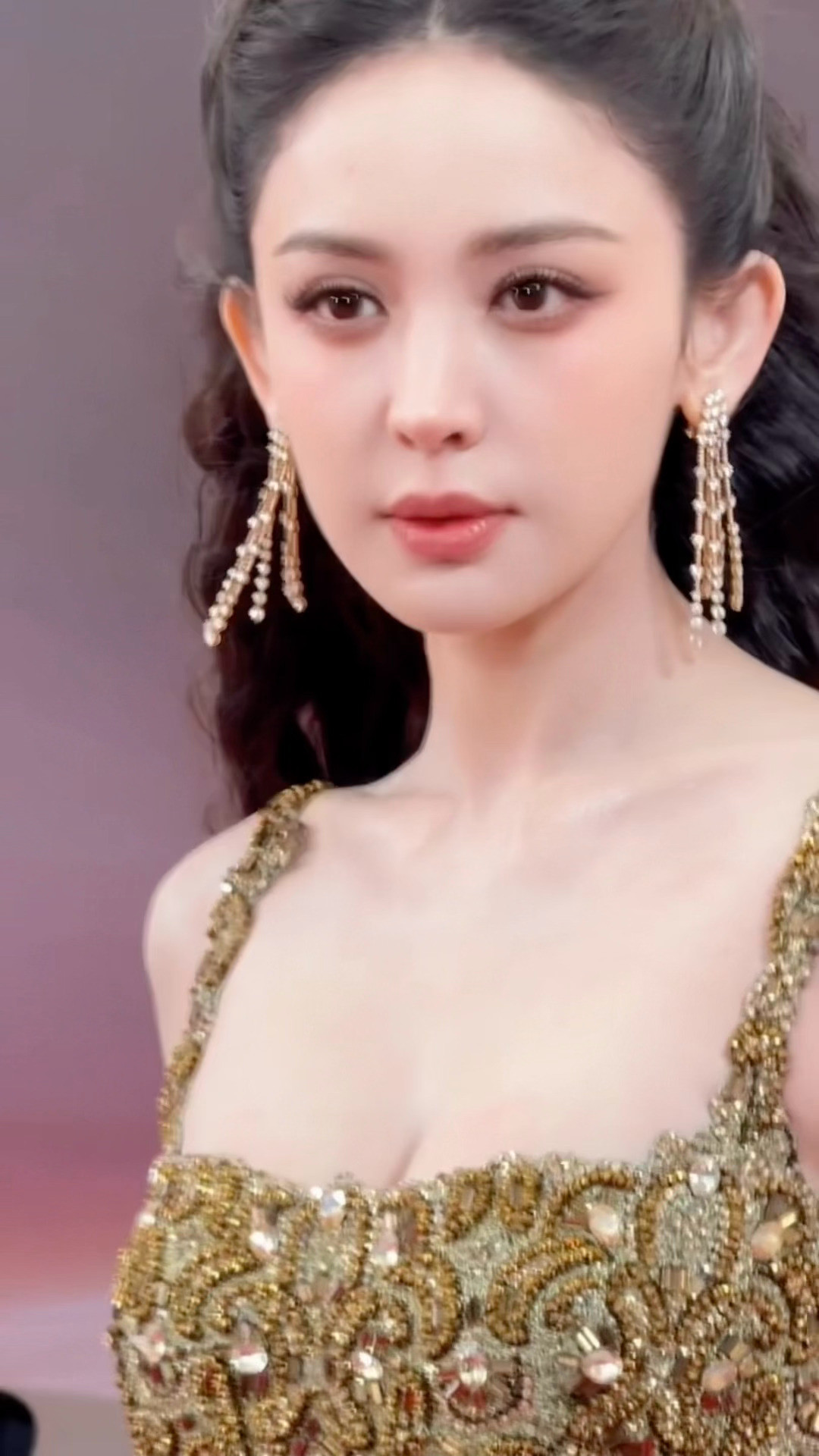 娜扎美得让人窒息…好长的腿好懂事的风微博之夜微博之夜红毯