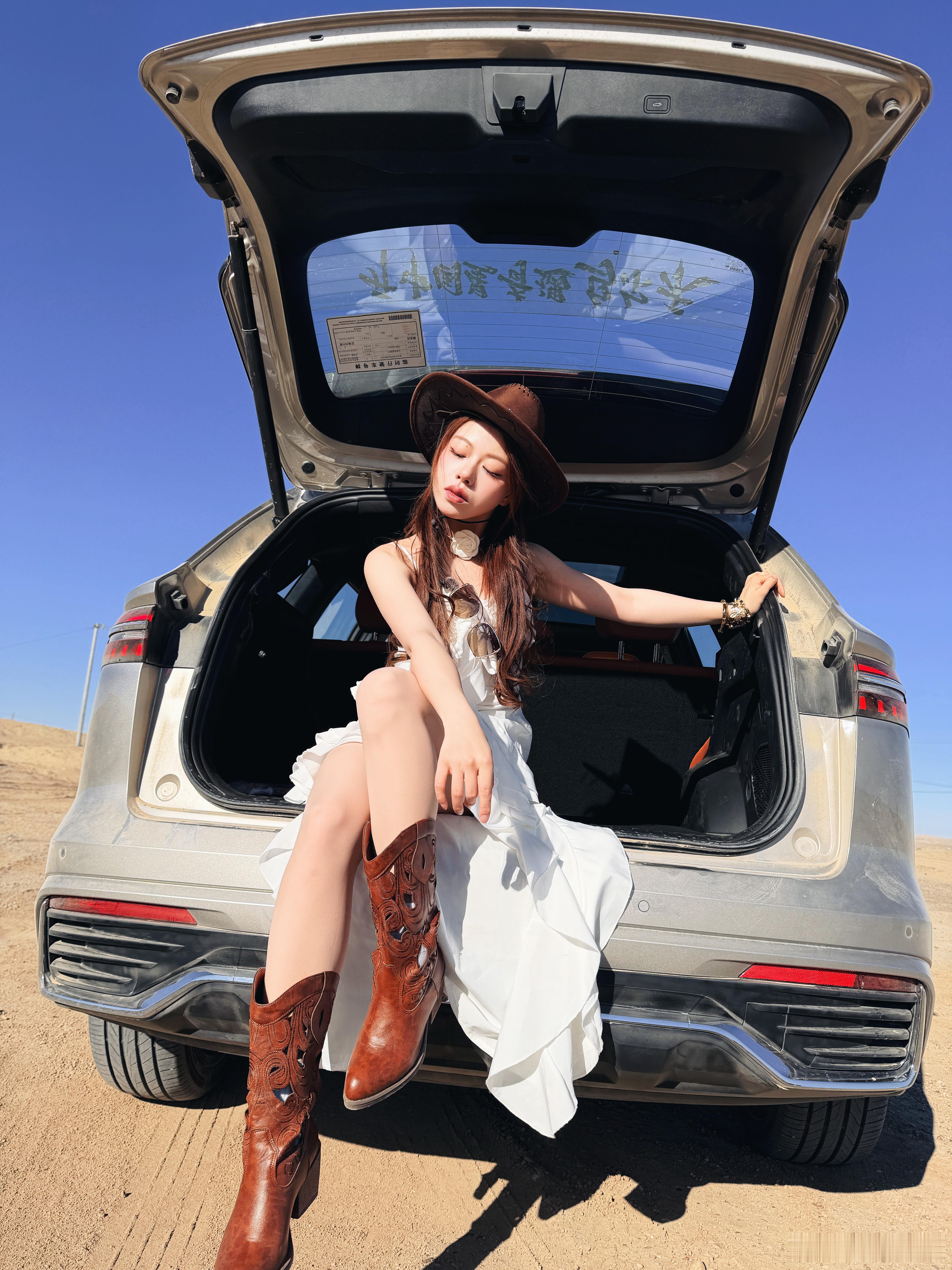 万物荒芜只有风沙和自由🍃和吉利中国星的文旅之行乌尔禾的天空真的好蓝好美~开中国