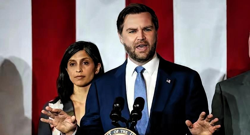 美国嚣张扣留中国石油，意欲何为？美国把挂着巴拿马旗的“世纪号”超级油轮给扣了