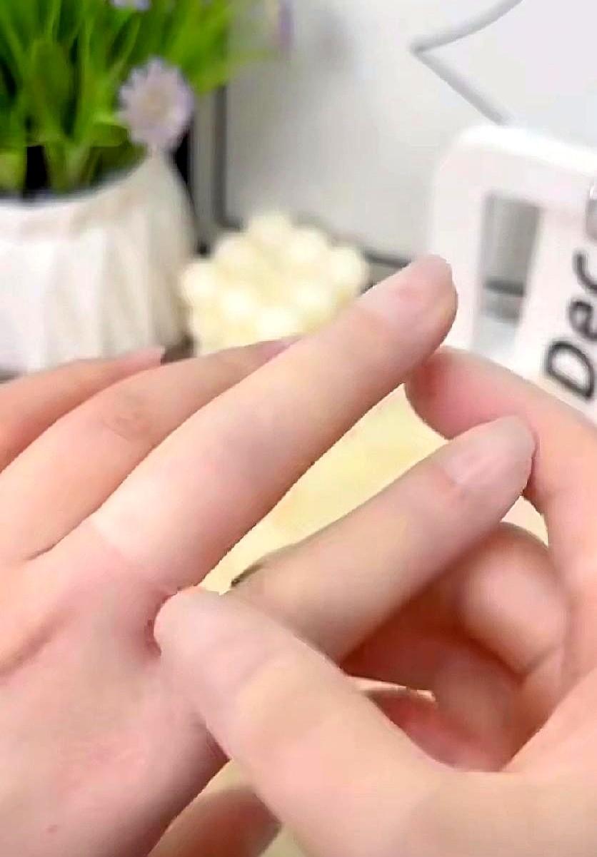 我和我老公谈恋爱的时候，没有去过他家，也没见过对方家长。我老公嘴里那个善良话少