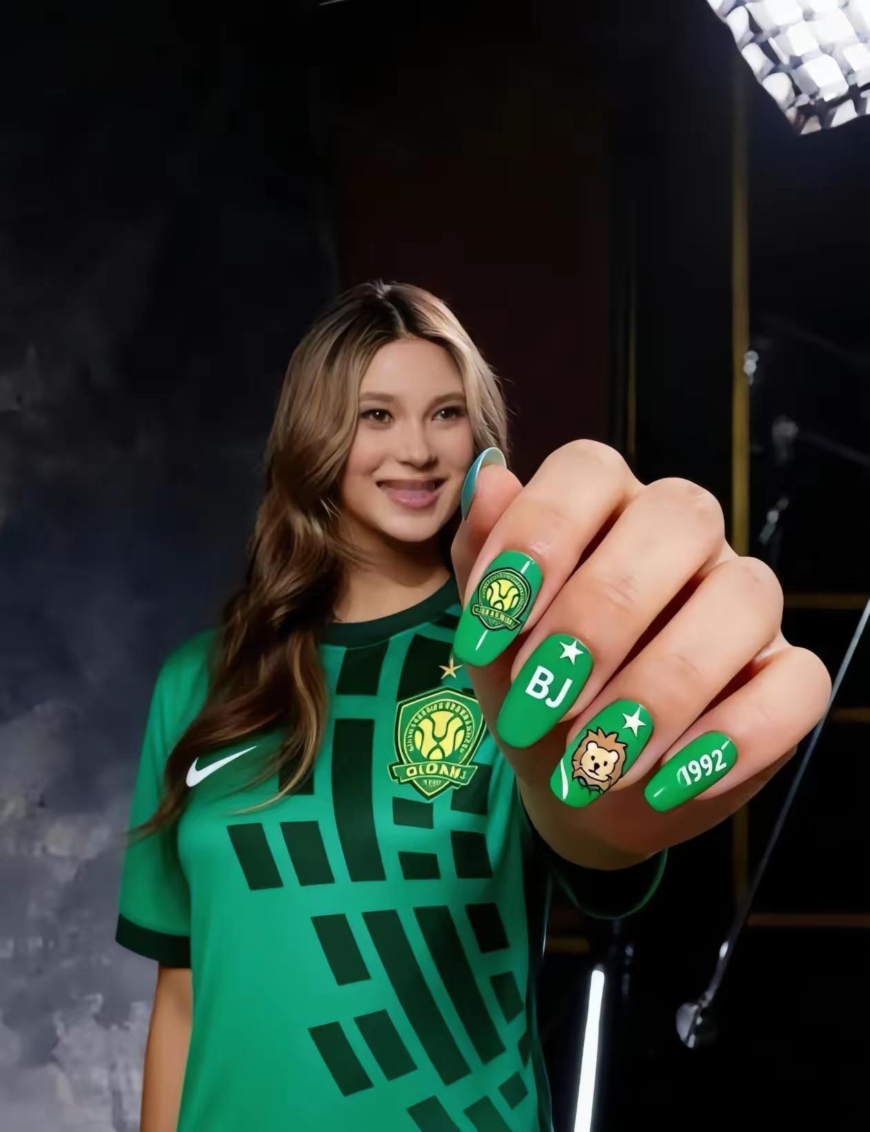 [赞]谷爱凌北京国安美甲💅🏻谷爱凌北京国安美甲