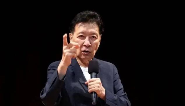 赵少康早该被开除党籍了，这一刀郑丽文非砍下去不可。请连战、吴伯雄、王金平几位前辈