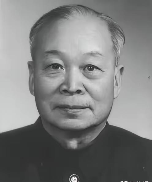 🌛你有没有见过这样的人——他可以放弃诺贝尔奖级别的科研成果，只为了回到一穷