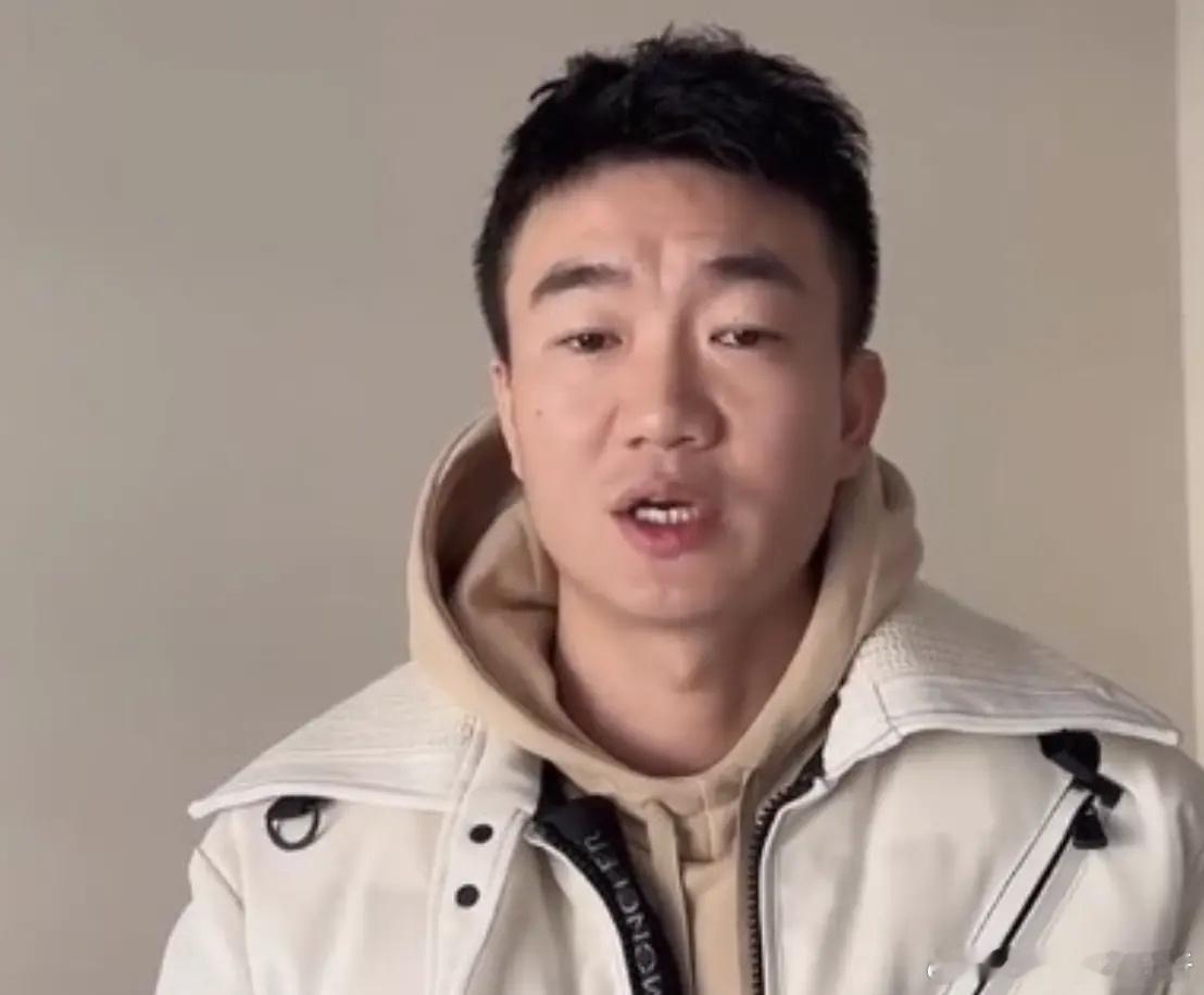 戴琳怒怼球迷：你老婆替我把钱还了韩媒嘲讽：中国足球彻底完了前国脚戴琳近期被爆出