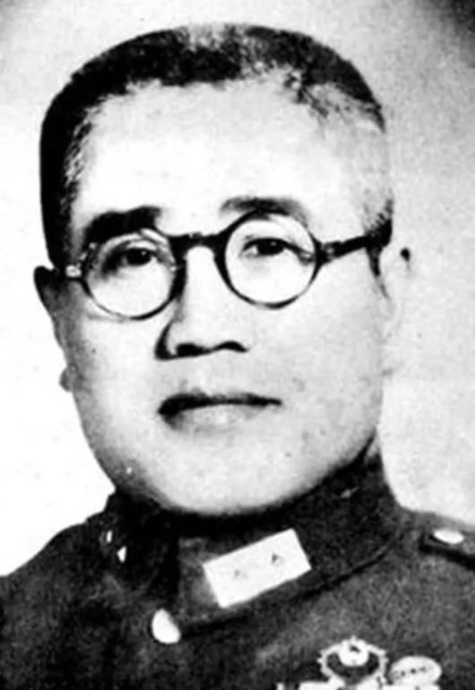 廖耀湘不抽烟不喝酒不好色，个子矮照样找蒋介石理论；昆仑关击毙日军少将，野人山带头