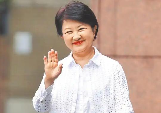 8月24日，卢秀燕主动接受媒体采访，公开喊话蓝营，核心意思就两点（原话摘录）。