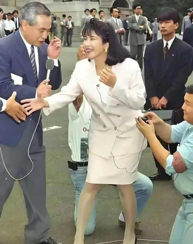 联合早报刊文表示，日本外长茂木敏充在回应媒体有关台湾问题是否属于中国内政问题时直