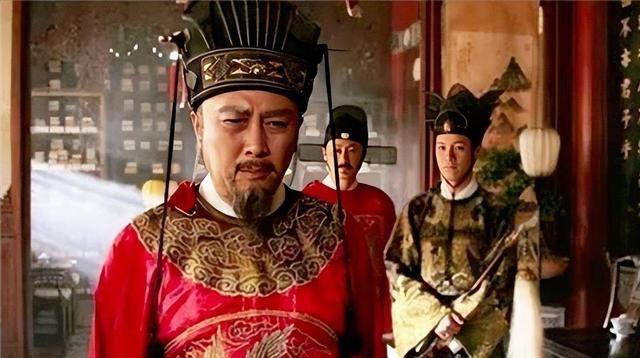 1537年，13岁的张居正科举考试，湖广巡抚顾璘将腰带送给他并说：希望你将来对我