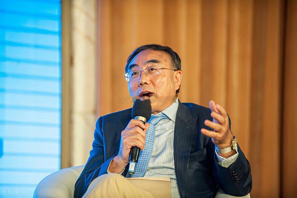 火星四溅！经济学者刘纪鹏和吴晓求谈论股市4000点。吴晓求表示，刘纪鹏老师说的大