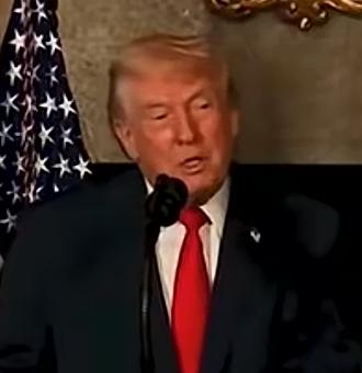 对于美国前总统克林顿夫妇出席爱博斯坦案听证会，今日美国总统特朗普表示，“说实话，