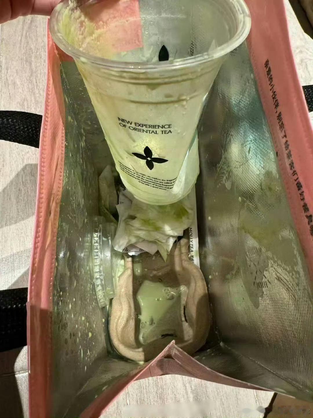 第一次跑外卖，我去，没救了本来一单一单，感觉太简单了，试下3单一起跑，结果[哭哭]