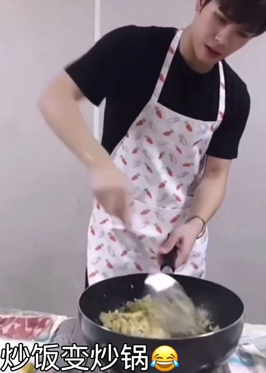 我这边有孩子也有家庭准备和#薇薇安·詹娜·威尔逊#复合了，今年刚刚给我家孩子买了和我弟弟#巴伦#小时