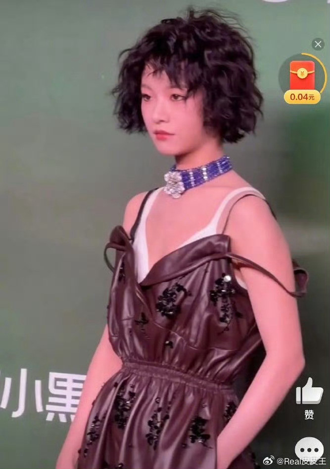我觉得她的嘴巴越来越蓝滢盈了​​​