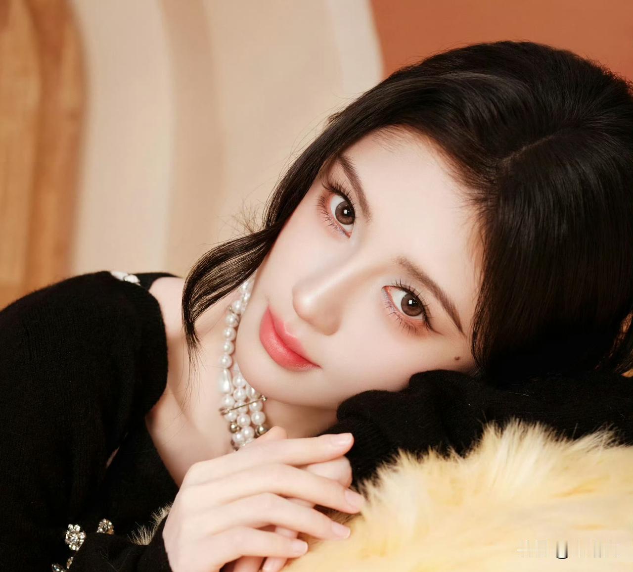 合约撕到2033？鞠婧祎硬刚老东家，伪造签名+骚扰合作方太离谱12月15日