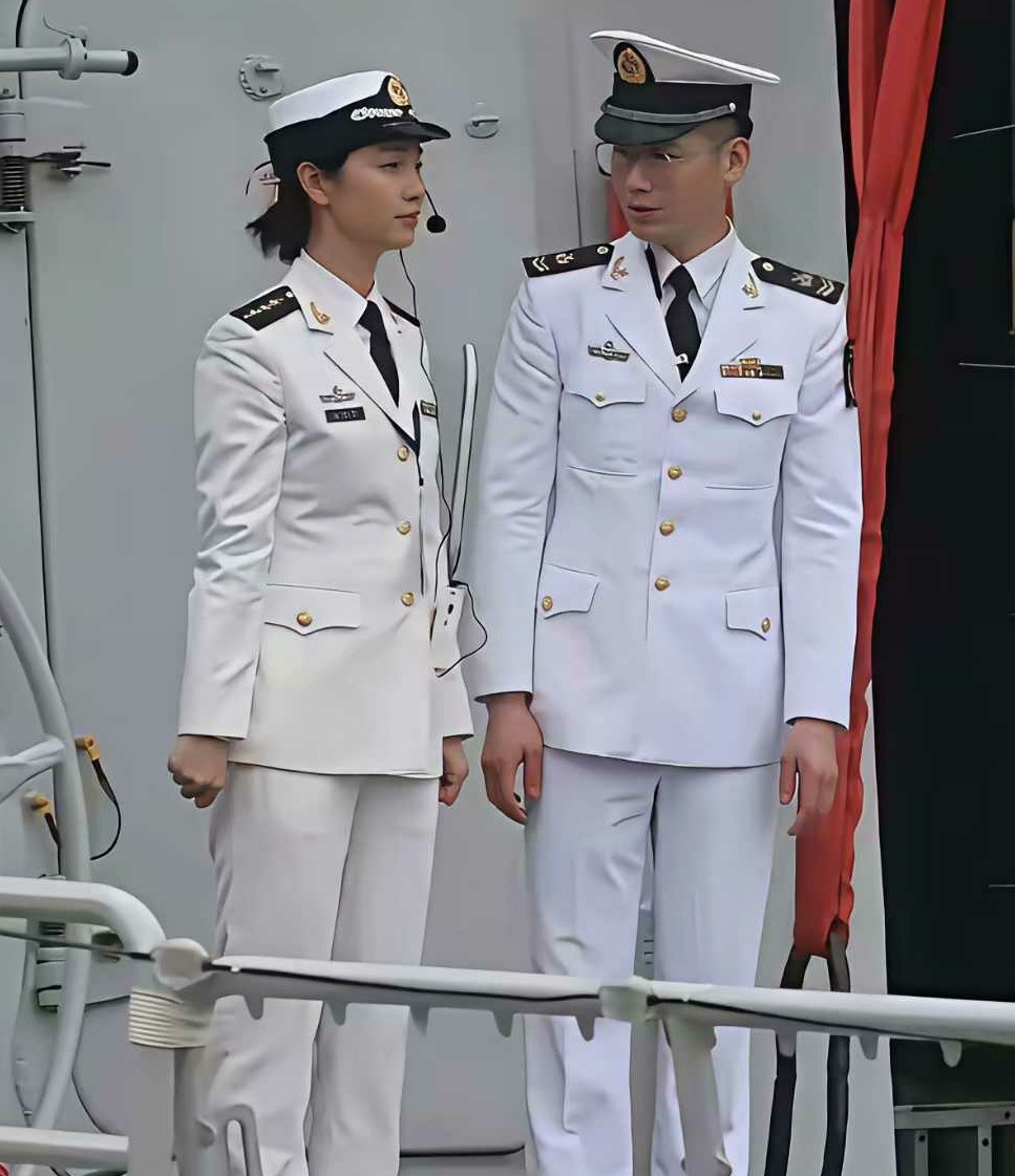 原来海军军服的白色不是同一种白