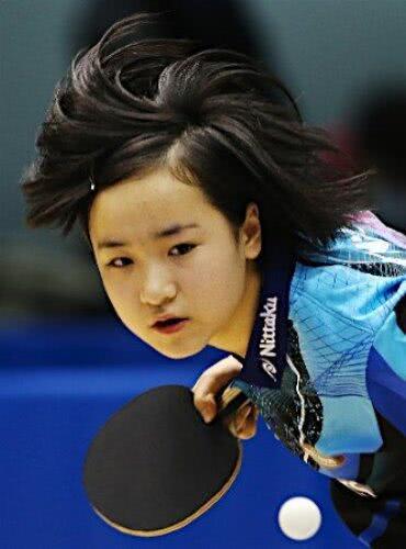 日本伊藤美诚到底厉不厉害？这个问题其实得分两头说。她确实拿过奥运混双金牌，也赢过中国队的顶尖选手，但