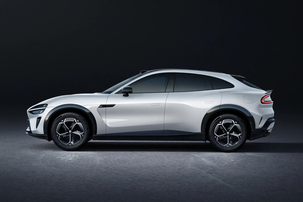 问界M6，打得过小米YU7吗？问界M6，车身尺寸4960x1985x1736