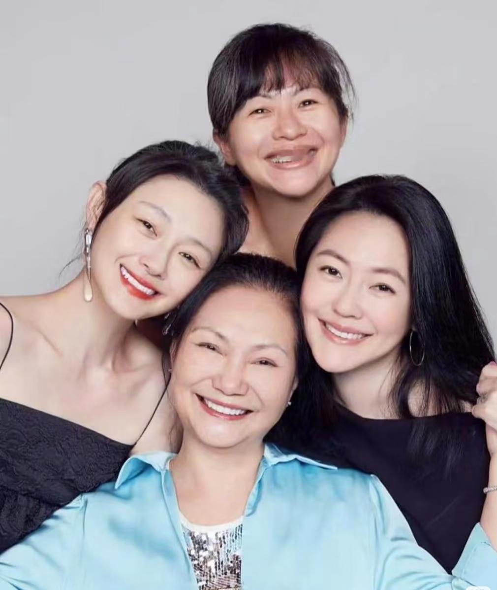 大S妈，又哭穷了！7月8日，大S妈接受采访时终于承认了，大S账户里没多少钱，