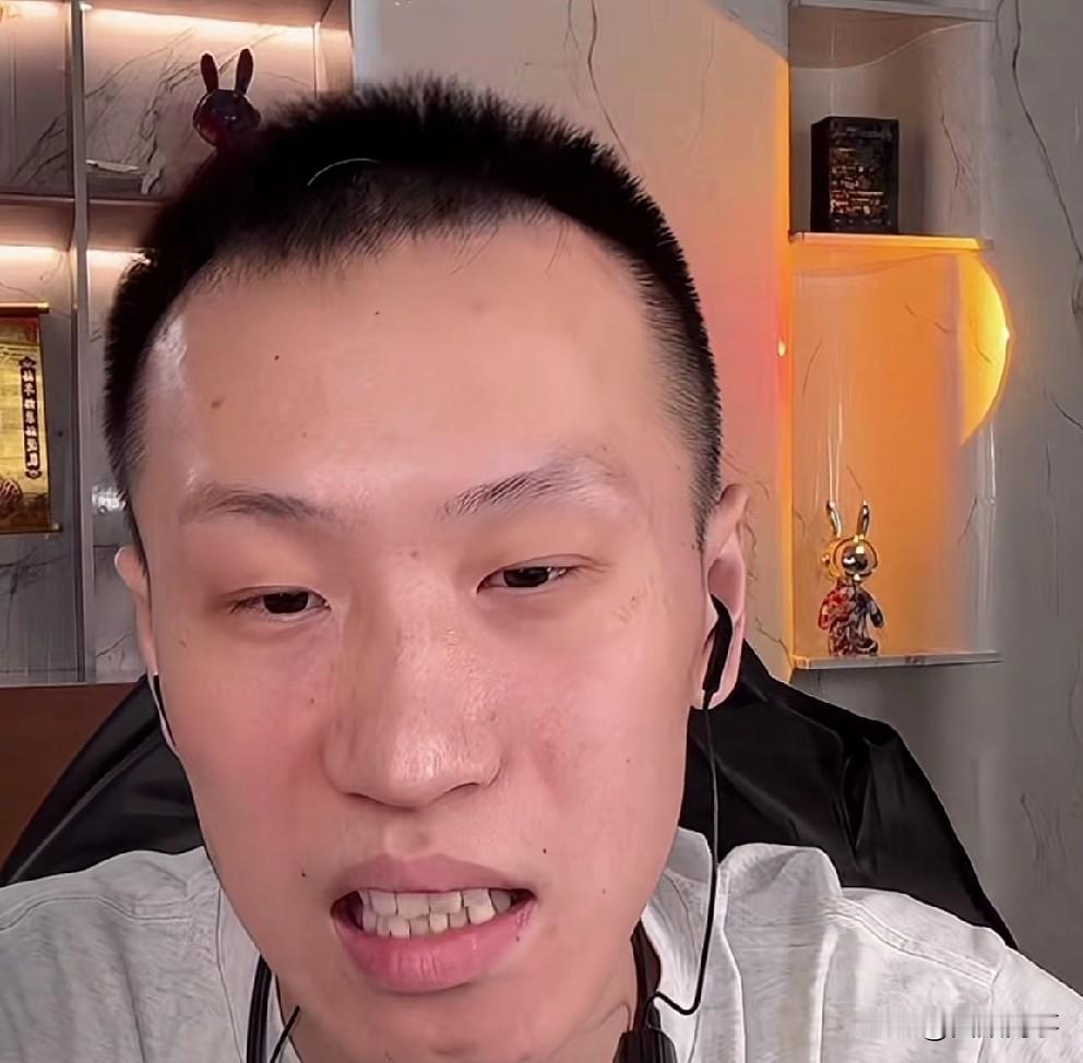 代喜全透露Gan王某人时收到李四消息。代喜全透露