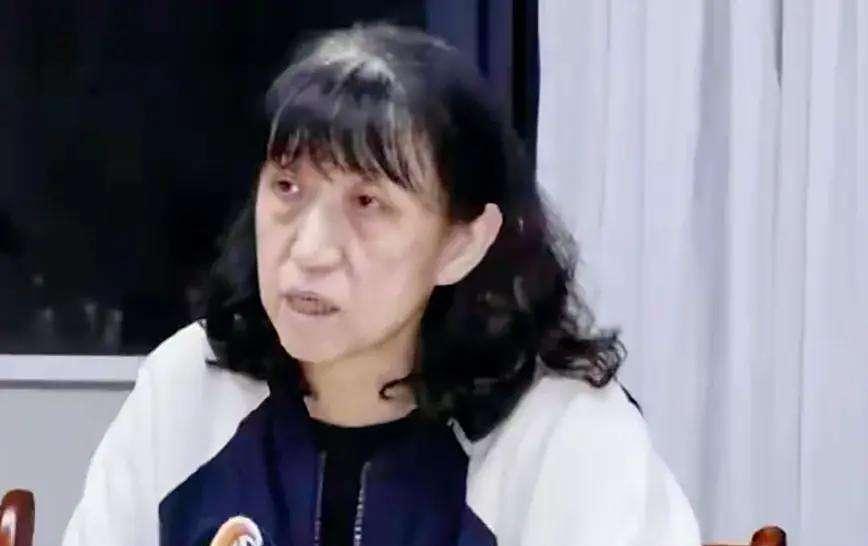 赖亚文担任助教和领队时表现颇为出色查看赖主任的履历，不得不承认她曾是极为优秀的