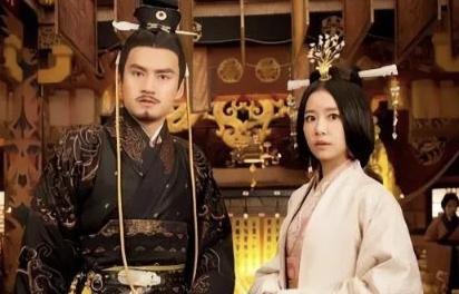 公元41年，太子刘彊上表辞去太子之位，刘秀吃惊问道:“你身居储君已十六年，若废了
