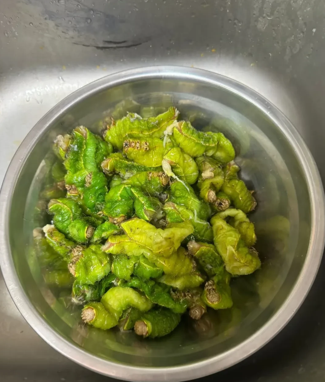 请问东北人这个美食是啥，看着好像毛毛虫，南方人第一次见吓一跳！