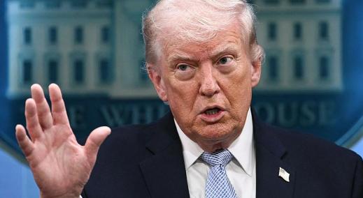 特朗普嘲讽中日韩不敢去海峡扫雷，又威胁中国军援伊朗后果严重据俄罗斯卫星网报道