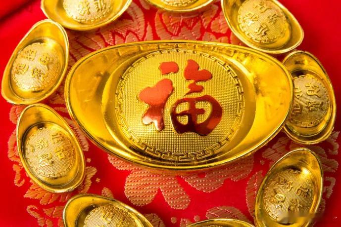 人生剧本里靠创新获得机会的；一格局有伤官，伤官是代表才华口才，反传统跟革新。有伤