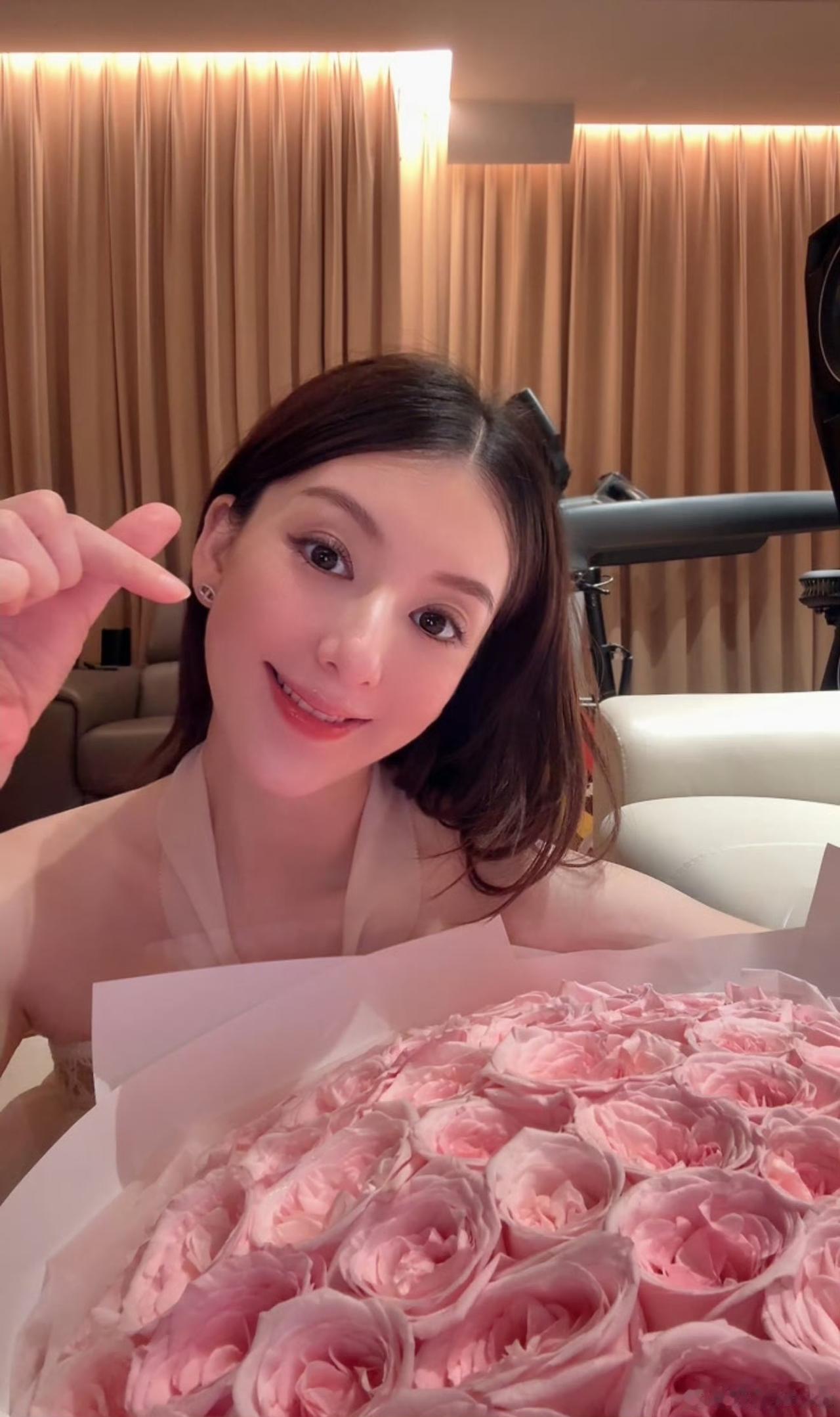 方媛这次参加综艺完全就是得不偿失吧，我不理解她为什么要参加这个节目，从前面的线上