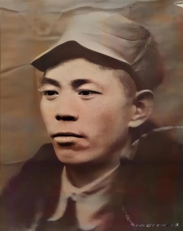 一天晚上，八路军团长身上瘙痒难耐，他立即脱下衣服，让警卫员生火烘一烘。哪料，没一