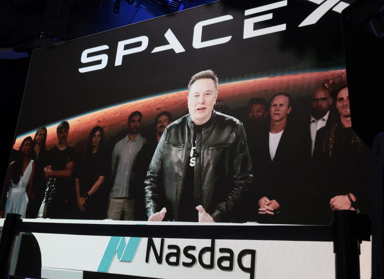 SpaceX超越亚马逊跻身全球前五马斯克的SpaceX上市后已经连涨三天，市值