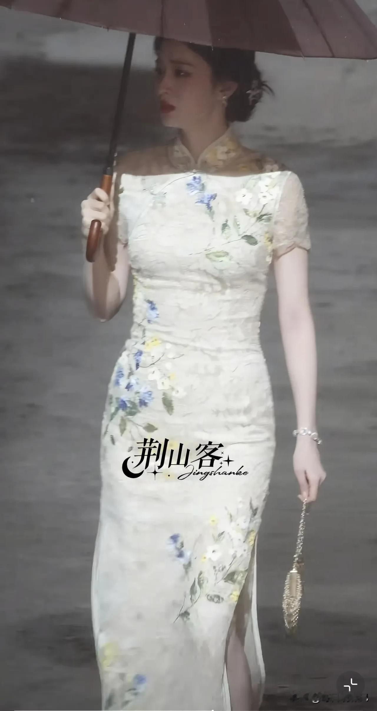 王楚然真的是个大美女，特别有女人味，而且她身材不肥不柴，不是娱乐圈那种千篇一律的