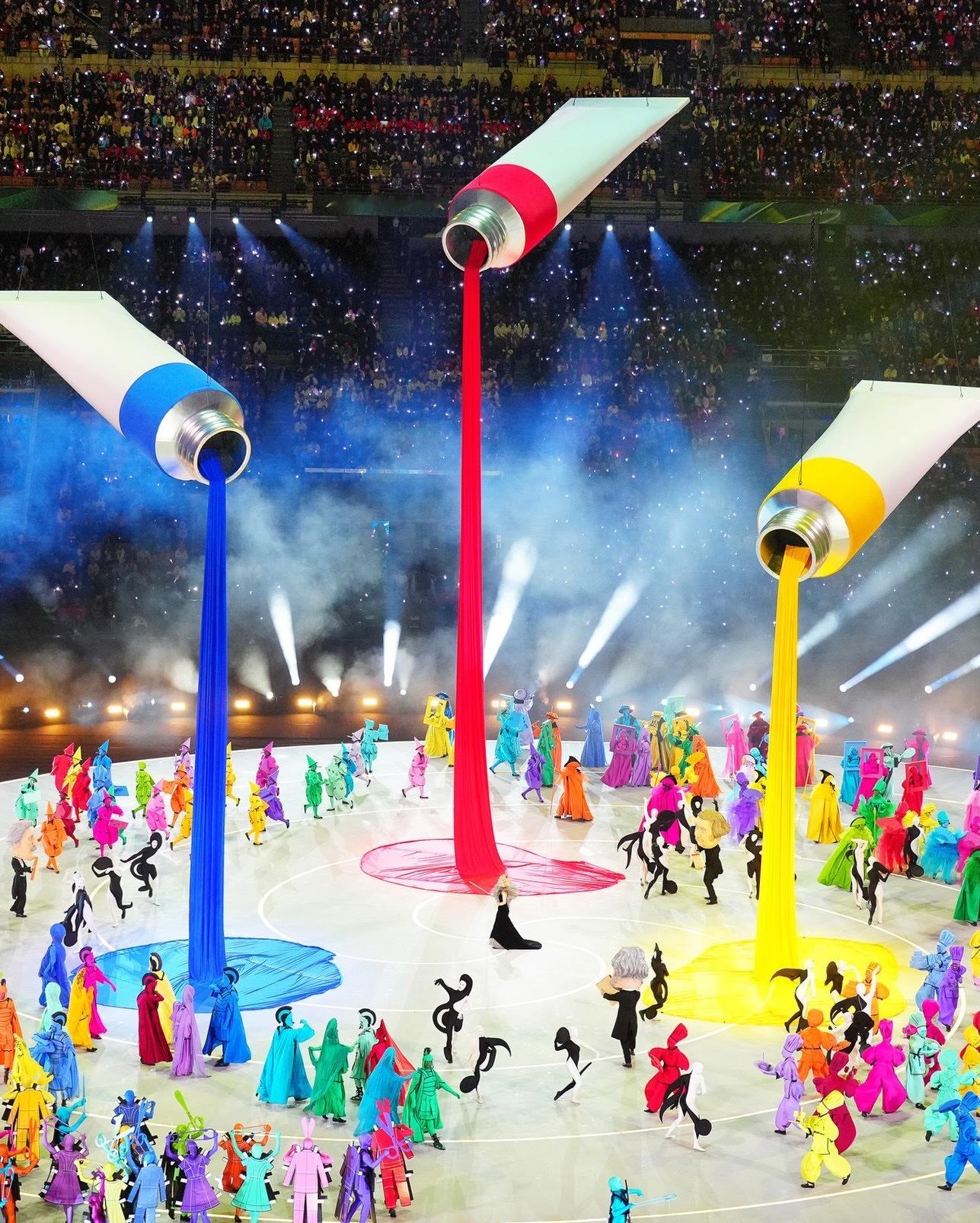 米兰开幕式好正常好好看没有凌晨3点起来看开幕式，但是从图片中看起来还不错，意大