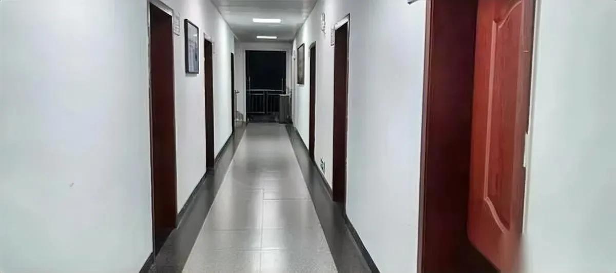 你信吗？人走了，单位忘得比谁都快。去年底我们单位老周突然没了——55岁，早上