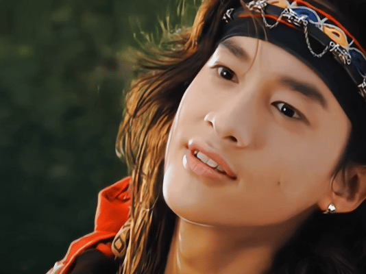 网友说何润东比🐮帅