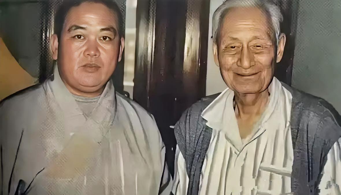这是一张的不多见俄照片。这是1999年，原嵩山少林寺第30代方丈释永信升座仪式前