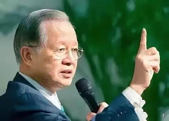 原来格局也可以是这样的：“你养了一条鱼，死了你会很难过；当你养了一池子鱼，死