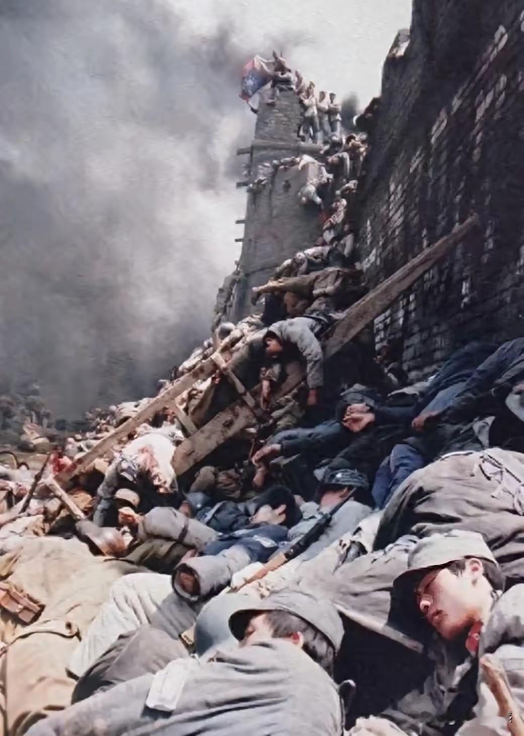 抗日战争时的画面，有多少人死在日本鬼子的枪口之下，这个数字简直就是天文级数字，我