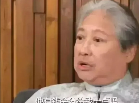 在一次采访中，洪金宝直言不讳地对着观众们说：“马云有钱确实了不起，但是和我有什么