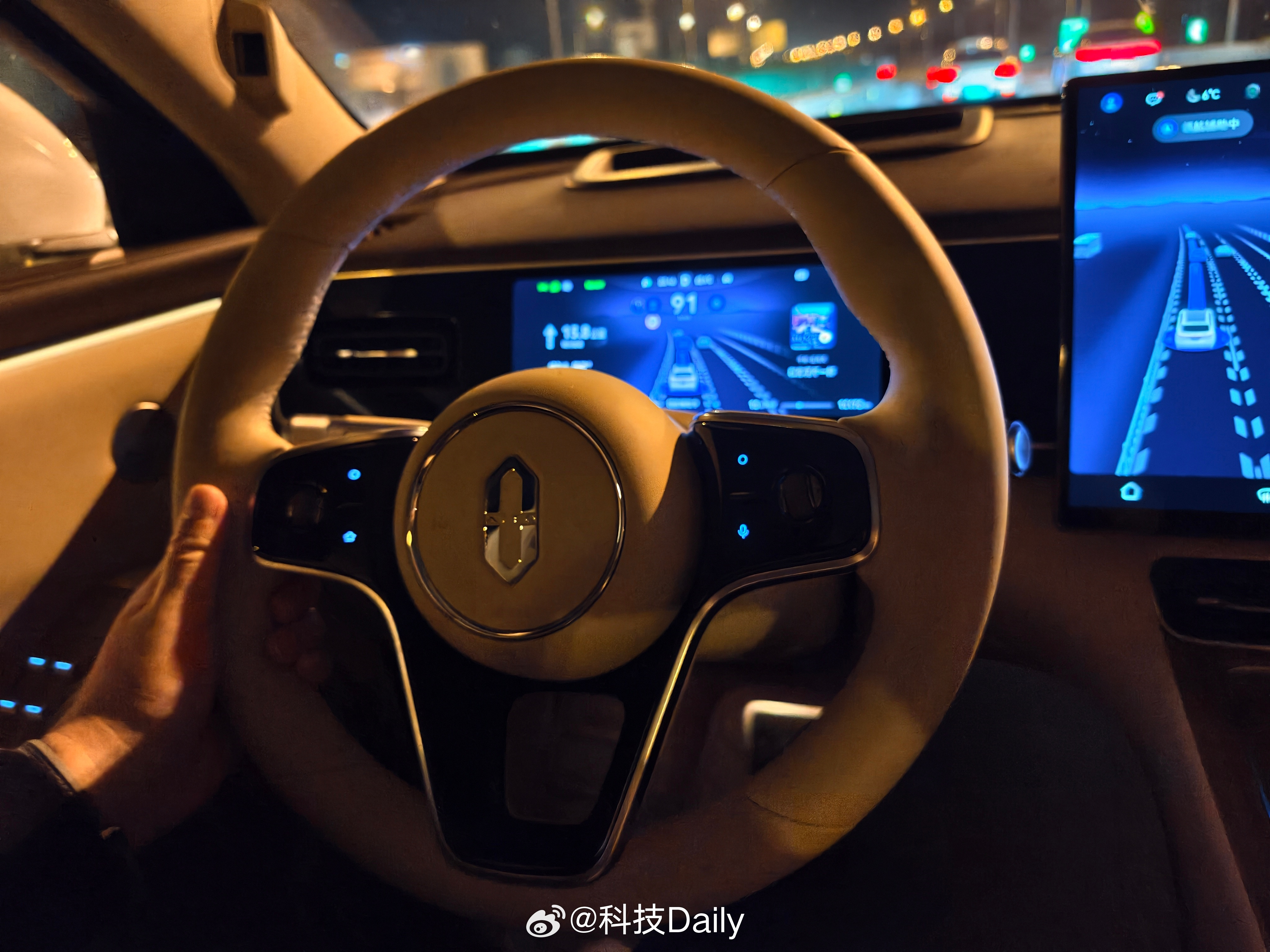 忙一天了，星夜回家，全新问界M7相伴，省心省力很多。全新问界M7