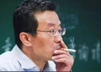 复旦大学王德峰教授再次语出惊人！他说：“贫穷富贵皆有定数，我堂堂复旦大学教授的儿