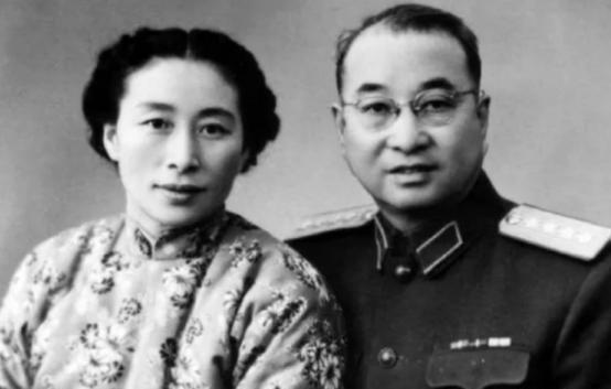1961年，陈赓大将因病去世31年之后，夫人傅涯却执意要前往台湾。一位开国大