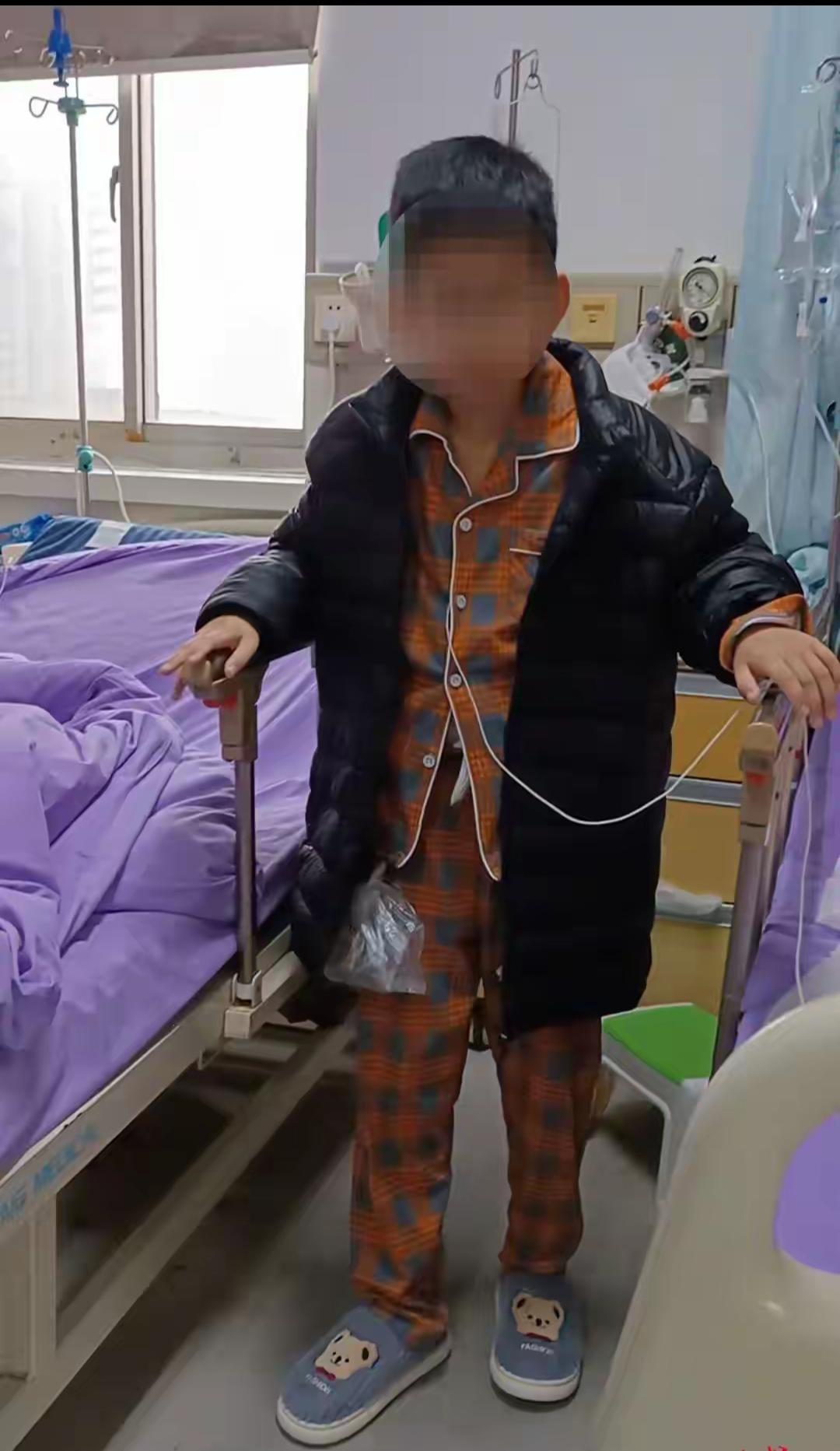 我在想如果成武县人民医院不做那个手术这个孩子还在不在？两年前的事其母又出来