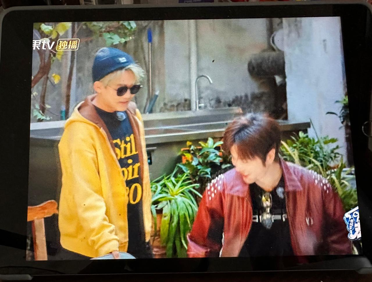 快乐老友记里哥几个真的时时上演“上春山”！看了B站大祭司的视频，再看新一期的快