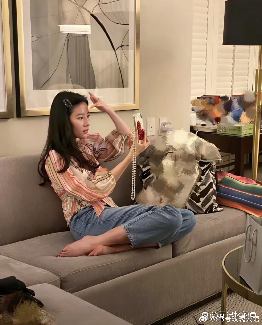 刘亦菲的家好乱啊。