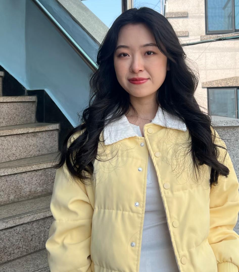 赴韩失联的女生已经找到，可惜已经遇害，女生的男友和姐姐已经赶往韩国，并向记者说了